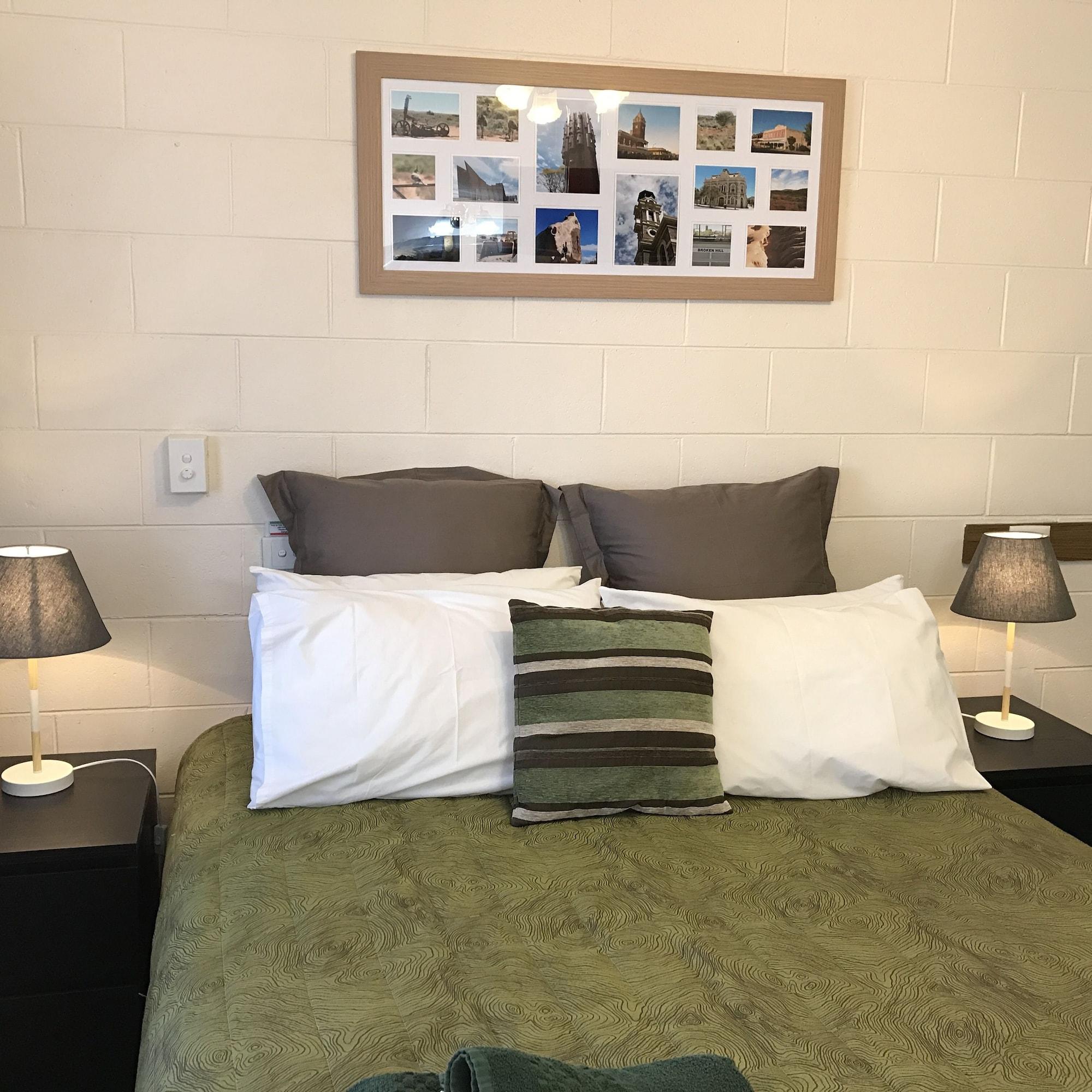 The Lodge Outback Motel Broken Hill Buitenkant foto