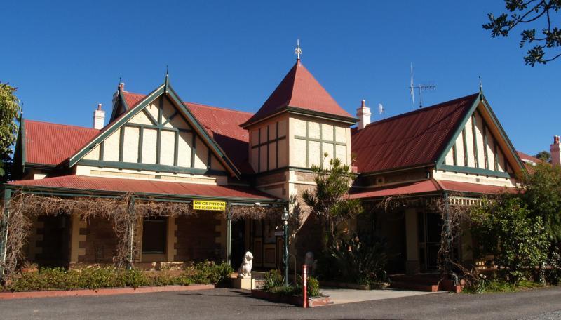 The Lodge Outback Motel Broken Hill Buitenkant foto