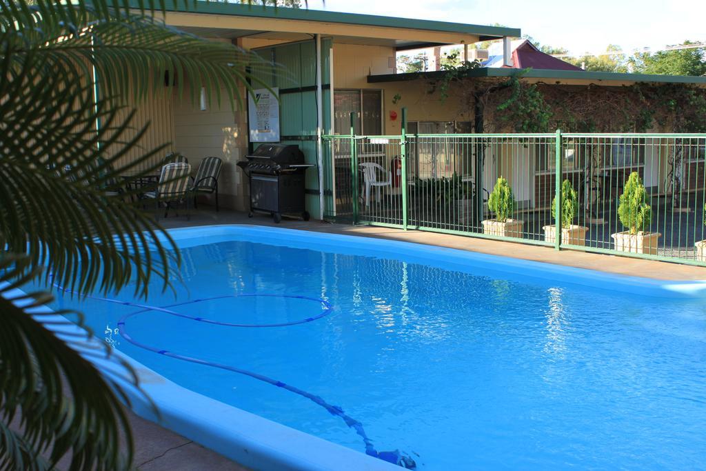 The Lodge Outback Motel Broken Hill Buitenkant foto