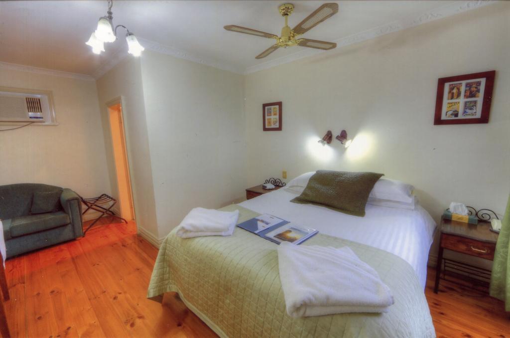 The Lodge Outback Motel Broken Hill Buitenkant foto