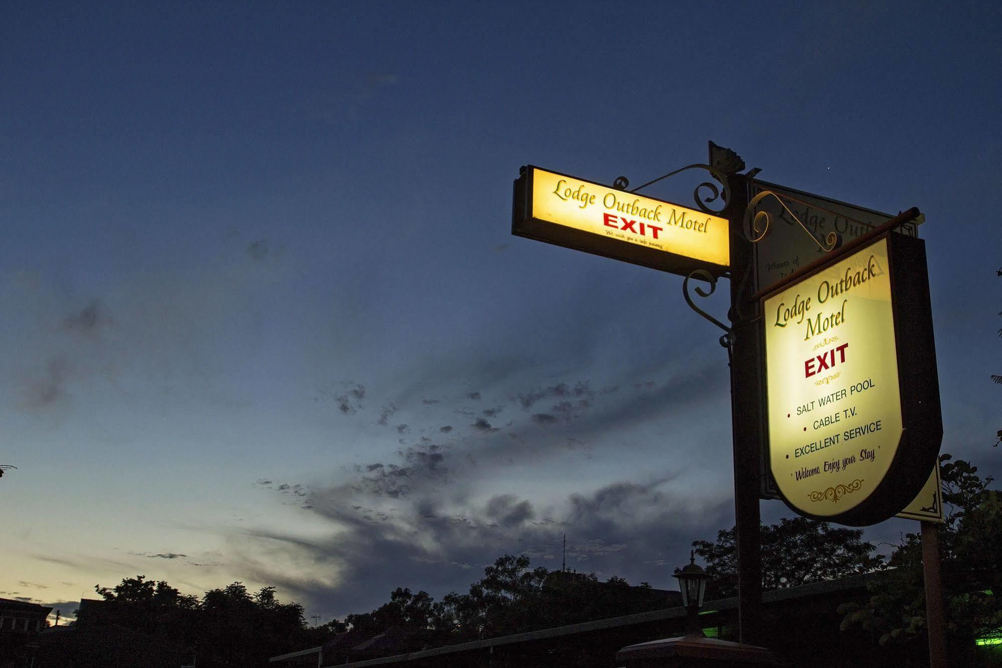 The Lodge Outback Motel Broken Hill Buitenkant foto
