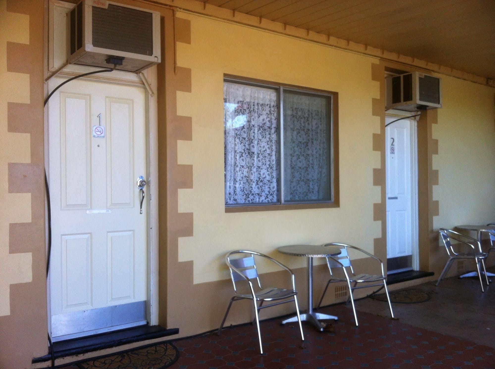 The Lodge Outback Motel Broken Hill Buitenkant foto