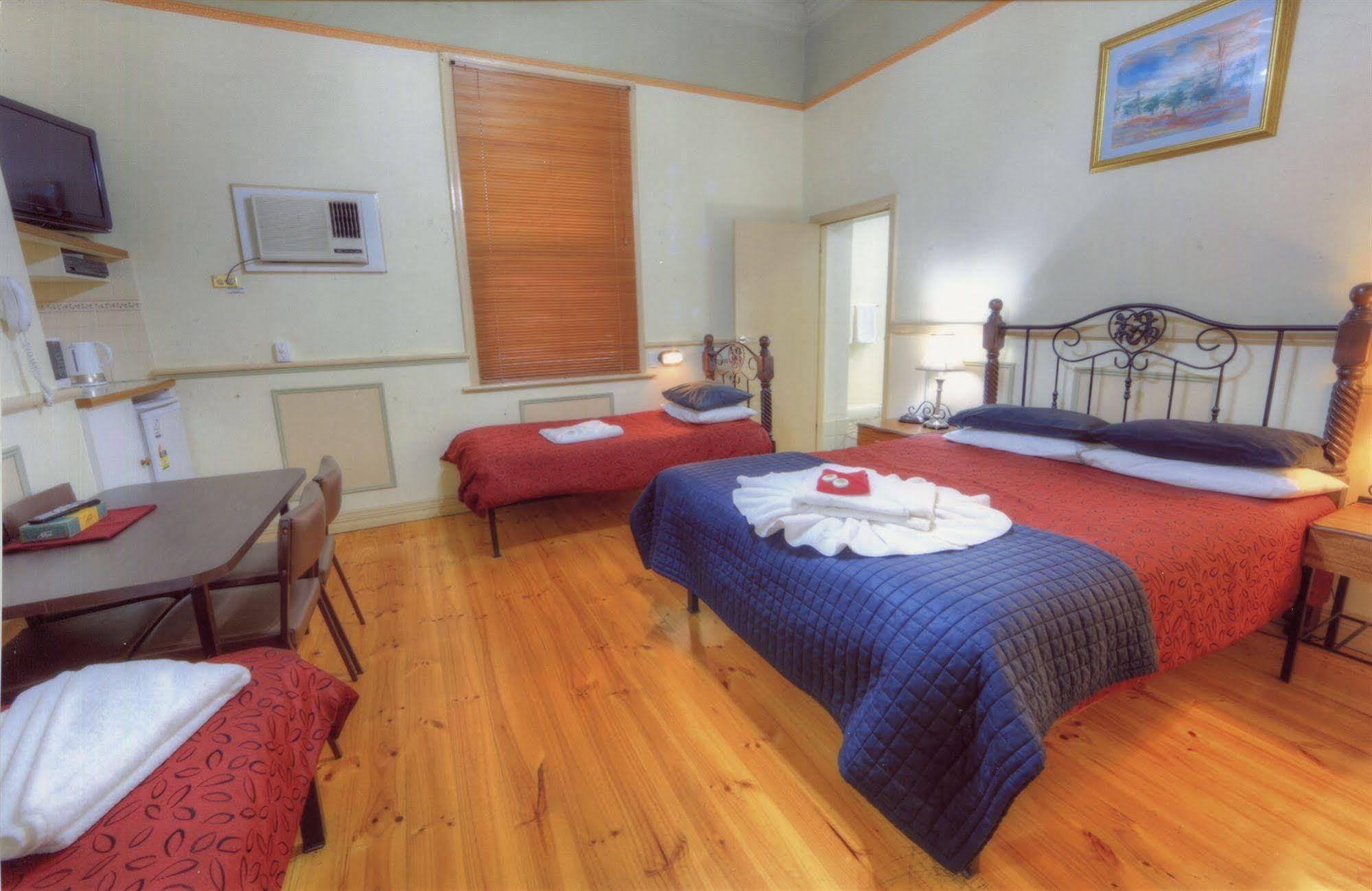 The Lodge Outback Motel Broken Hill Buitenkant foto