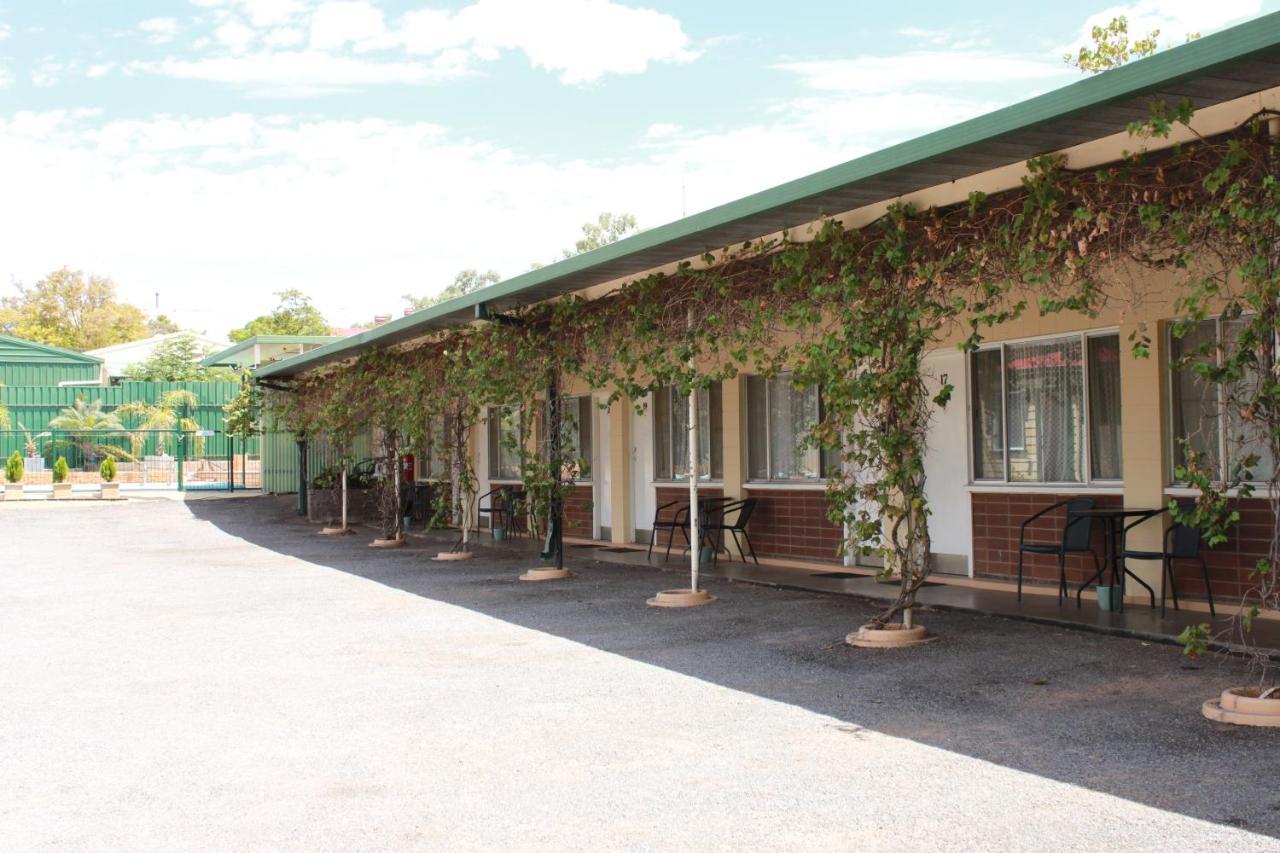 The Lodge Outback Motel Broken Hill Buitenkant foto