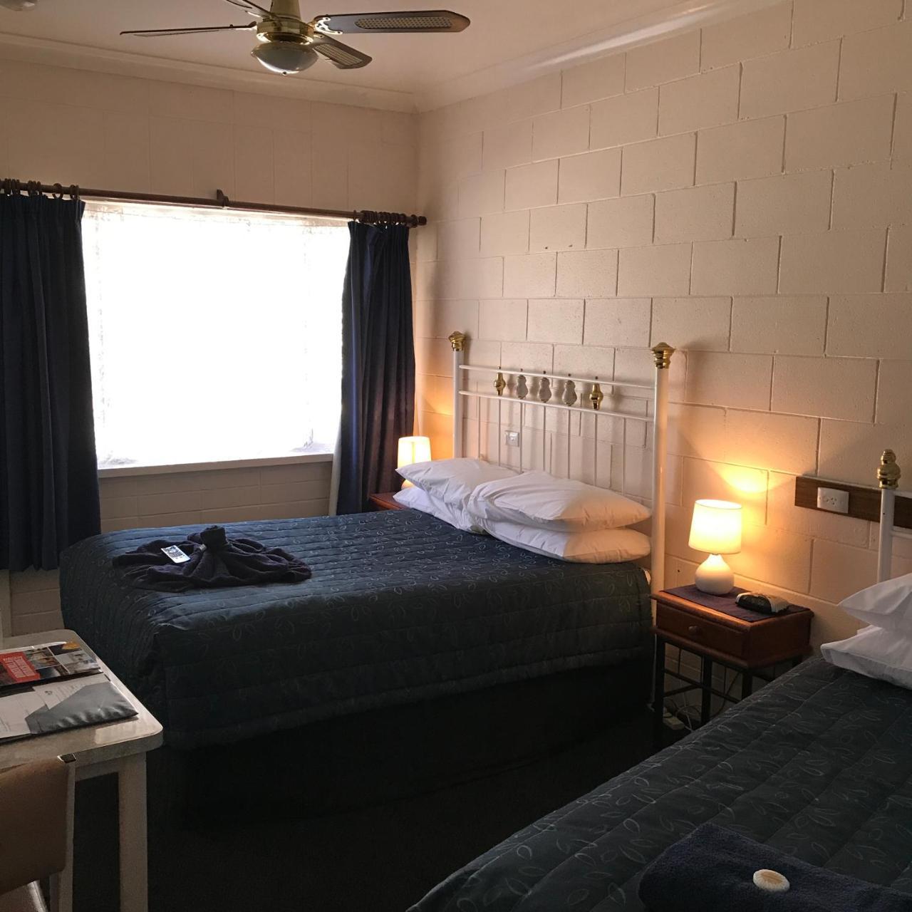 The Lodge Outback Motel Broken Hill Buitenkant foto