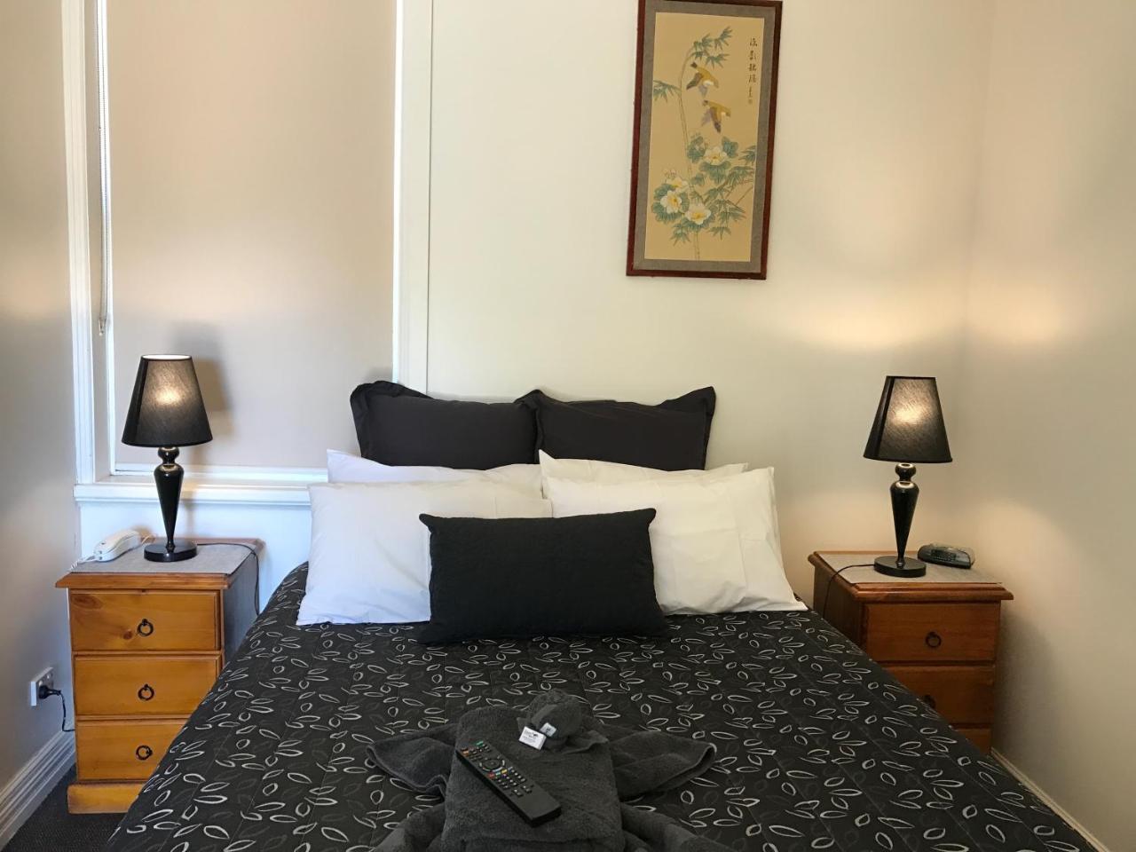 The Lodge Outback Motel Broken Hill Buitenkant foto